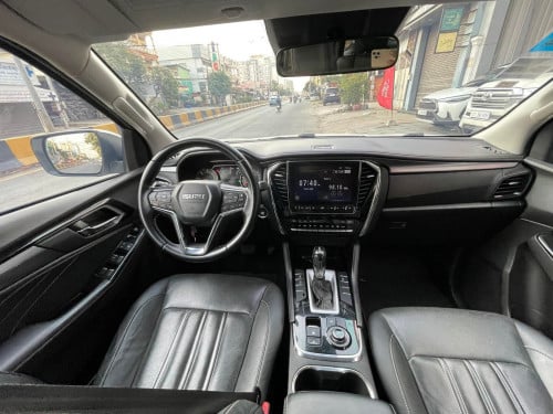 Isuzu MU-X 2023