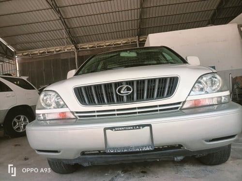 Lexuc.RX300ឡានក្រដាស់ពន្នឆ្នាំ02ប៉ុង2ឡានខ្ចៅខ្ចង់ថ្មីអត់បុកអត់ប៉ះអត់ច្រះ.ឡានរៀបចំរួចហើយ