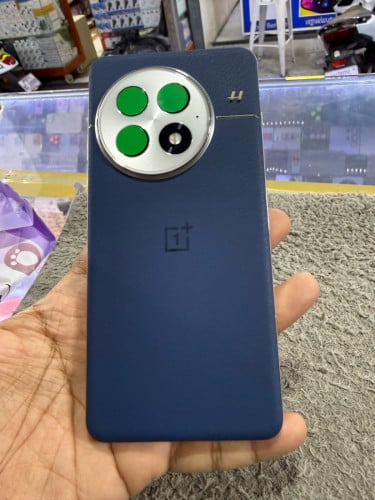 Oneplus 13 5G Ram16G Memory512G Global Sim2 99% មានឆ្នាំងសាក