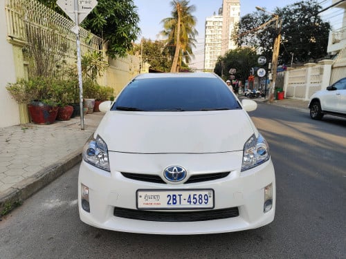 Prius 010 options 3 16មុឺនម៉ាយហ្សុីន ខាងក្នុងលឿង ទិញពីម្ចាស់ដើមទី1ផ្ទាល់​
