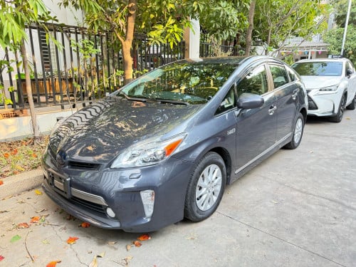 Prius Plug-in Advanced Technology 2012 Full Option