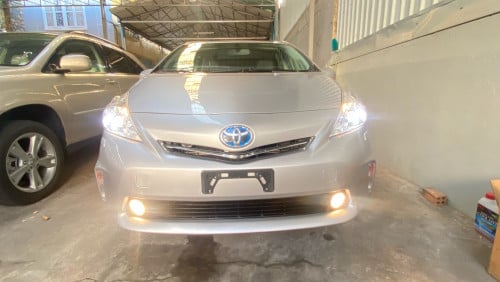 Prius V Option5 2012