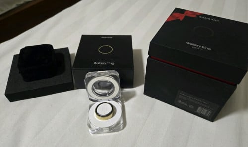 Samsung galaxy ring GOLD