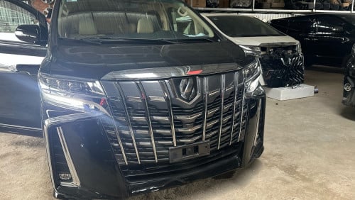 TOYOTA ALPHARD 2014UP021 ពណ៌​ខ្មៅ​ក្នុង​លឿង​