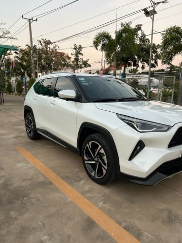 Toyota Yaris cross ថ្មីណាស់