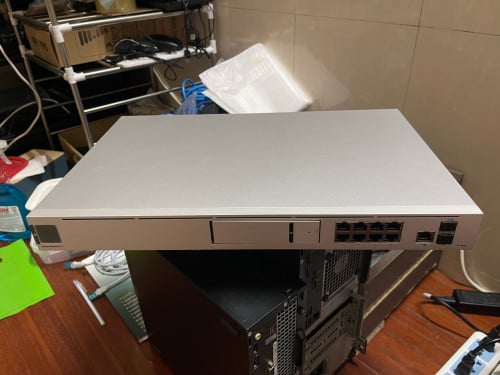 UDM Pro (Ubiquiti UniFi Dream Machine Pro)