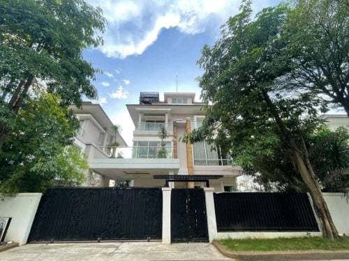 វីឡាឃ្វីនដីធំ តម្លៃធូ