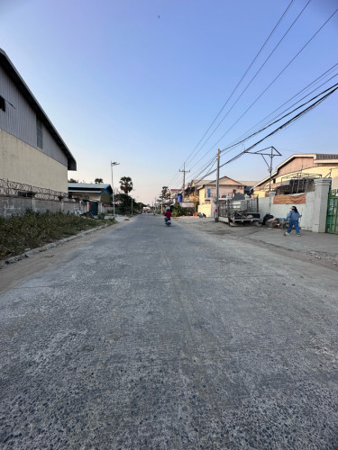 ឃ្លាំងជួល