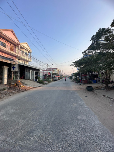 ឃ្លាំងជួល