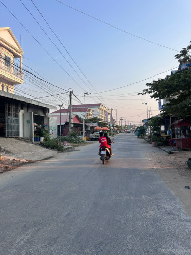 ឃ្លាំងជួល