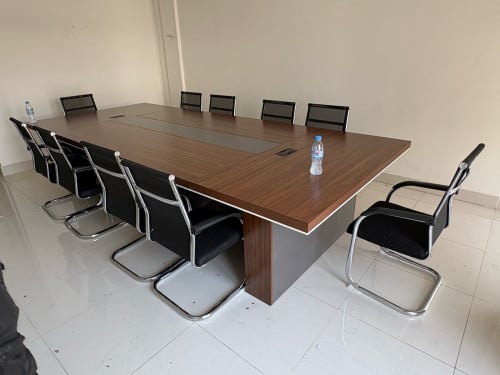 តុប្រជុំ ខ្នាតធំ