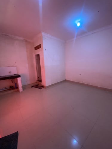 បន្ទប់ជួល ក្នុងផ្សារទឹកថ្លា