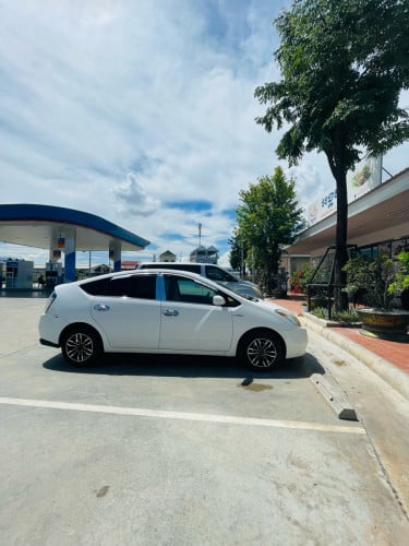 ឡានជួល​ថ្ងៃ​ខែ