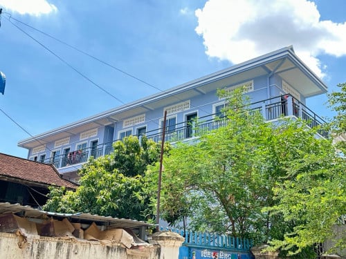ផ្ទះក្រោយផ្សារស្ទឹងមានជ័យចាស់ មានចំណូលស្រាប់