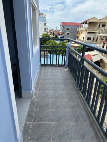 ផ្ទះក្រោយផ្សារស្ទឹងមានជ័យចាស់ មានចំណូលស្រាប់