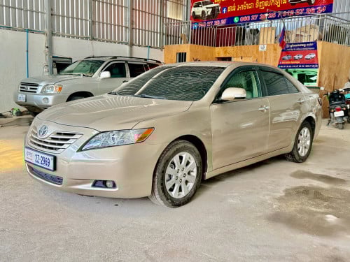ឡានលក់Camry ឆ្នាំ07 LE ព៉ោង9 ក្នុងលឿង កៅអីចុច មានABS និង ប្រពន័VSCទុបលំនឹង ពណ៌មាស