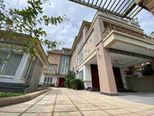 វីឡាឃីងសម្រាប់ជួល | King Villa For Rent