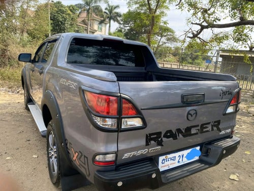 លក់Mazda BT50 ឆ្នាំ2013 ពណ៌ប្រផេះ ម៉ាសុីនធំប៉ុង2