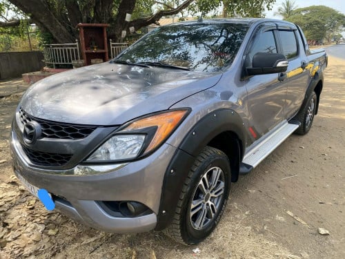 លក់Mazda BT50 ឆ្នាំ2013 ពណ៌ប្រផេះ ម៉ាសុីនធំប៉ុង2