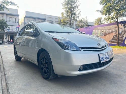 ឡាន​ prius ស្អាត