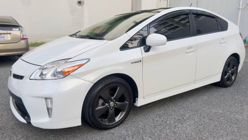 ស្តុកថ្មី Prius 2012 Deluxe Solar តម្លៃល្អ