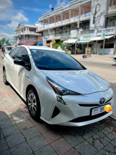 លក់ឡានToyota Prius 2016