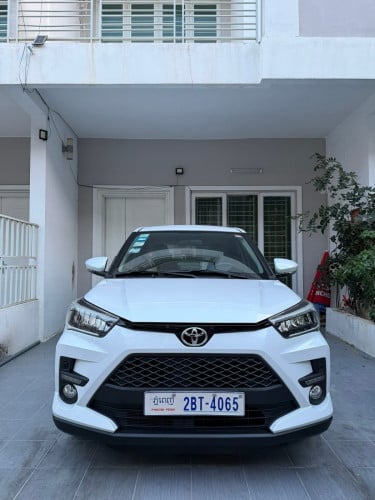 លក់TOYOTA RAIZE2023ឡានកម្មុង់ខ្លាញ់គោ ធានាឡាននៅសុីន1ជុំ