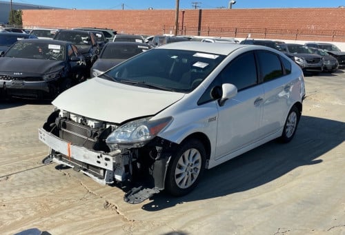 2013 Prius Plug-in🔌13មុឺនម៉ាយ ឡានកាលីCA របួសស្រាល