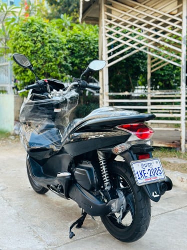 Honda PCX 012 ជប៉ុនសុទ្ធ125cc ម៉ាសុីនតាន់ហាប់នែនស្ងាត់ជិះស្រួលស្ទុះខ្លាំងមិនលាន់មិនហុយមានពន្ធកាតគ្រឺ