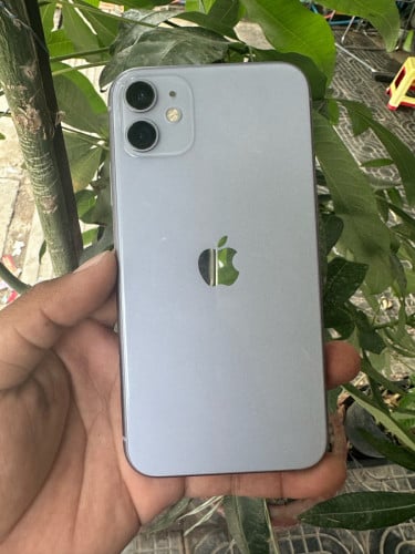 iPhone 11 64G id ប្រើបាន អត់ស្កែន អេក្រងដូរប៉ុន្ដែដូរសុីន ម៉ាសុីនមិនដែលជុសជុលប្រើប្រាស់អេម