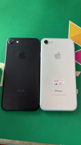 iPhone 7G ខ្មៅ20$ ស30$