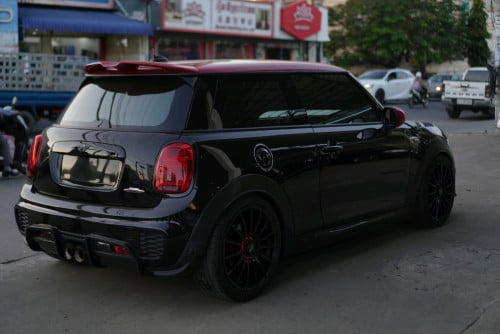 Mini Cooper F56 JCW រថយន្តដែលមានមាឌតូច តែកំលាំងខ្លាំង 290HP