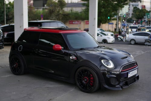 Mini Cooper F56 JCW រថយន្តដែលមានមាឌតូច តែកំលាំងខ្លាំង 290HP
