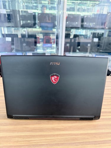 MSI GL62CPU : i7-7700HQRAM : 16GB DDR4 HDD : M2 256GBDisplay : 15.6” FHDVGA : GTX 1050 (2GB)