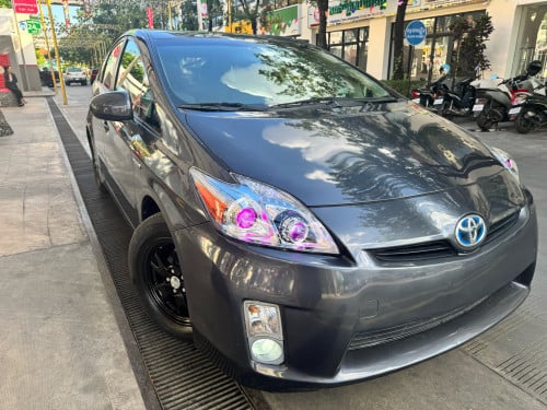 Prius 011option 4ពណ៌ប្រផះឡានថ្មីឡានស្អាតលក់តំលៃចរចាបានឡានអត់បុកអត់ច្រះឡានមូលមានសេវារំលោះ