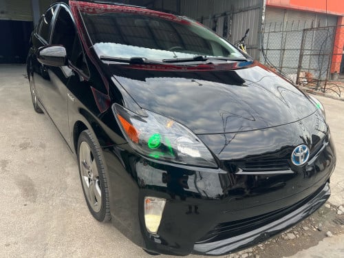 Prius 2013 Personalfull  លក់ឡានថ្មីឡានស្អាតលក់តំលៃចរចាបានអត់បុកអត់ច្រះឡានមូលមានសេវារំលោះ