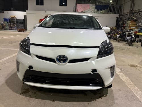 Sell Prius 2012 option 2 ឡាន​ថ្មី​ណាស់​តំម្លៃ​17900$ធានា​អាគុយ​ម៉ាស៊ីន​abs1ខែ​