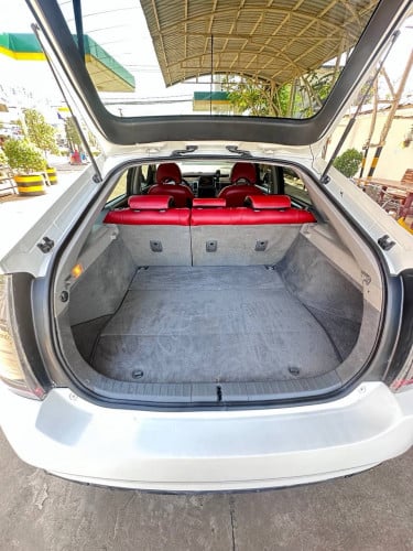 Toyata Prius 05 ឡេីងfull ឡាន​ស្អាត​ ម៉ាស៊ីន​ប្រអប់​លេខ​ ជេីងក្រោមស្អាត​ 9700$ ទិញ​ដាច់​ វ៉ៃ​ដូរ​បាន