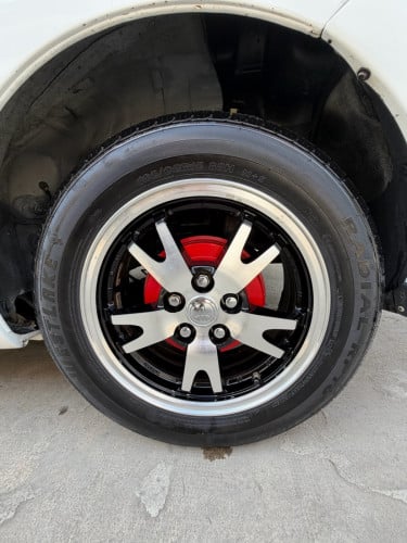 Toyata Prius 05 ឡេីងfull ឡាន​ស្អាត​ ម៉ាស៊ីន​ប្រអប់​លេខ​ ជេីងក្រោមស្អាត​ 9700$ ទិញ​ដាច់​ វ៉ៃ​ដូរ​បាន