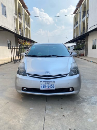 Toyota Prius 05 full