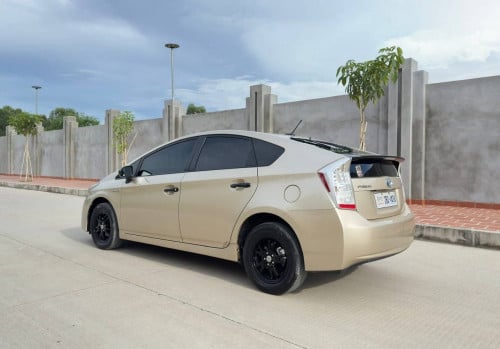 Toyota Prius Option 4