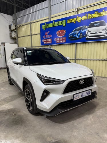 TOYOTA YARIS CROSS 2025
