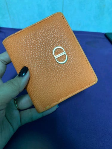 កាបូបលុយនារី