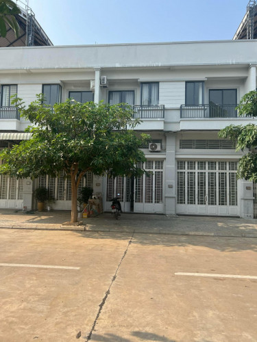 ផ្ទះជួល ឬស លក់