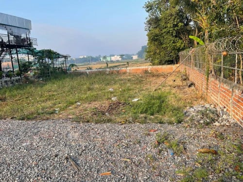 ដីលក់បន្ទាន់ ត្រូវការលុយហាងឆេងដី 11000 មិនទាន់បុកគ្រឹះ លក់8999 បុកគ្រឹះរួច