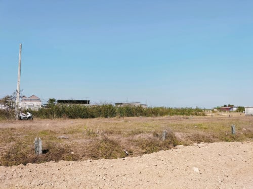 ដីលក់បន្ទាន់