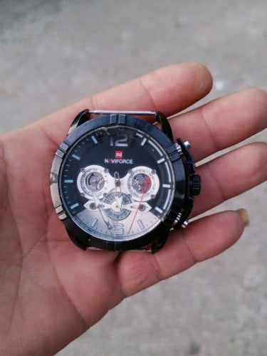 លក់បុរសប្រេីថ្មស្អាតហ្សីនទាំងអស់