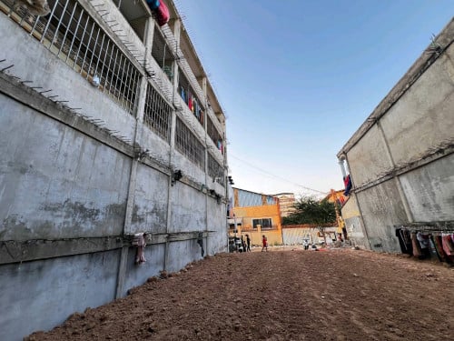 ដីលក់ម្តុំផ្សារអូឌឹម