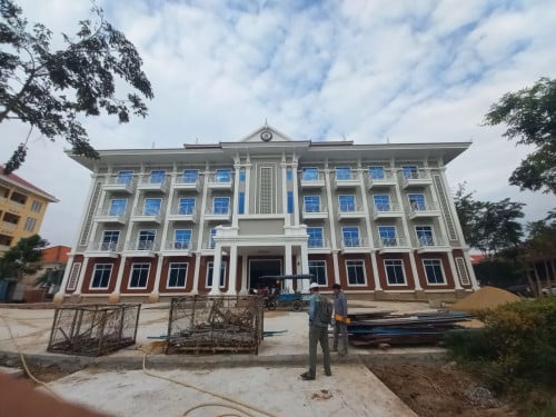 ក្រុមម៉ៅងការកញ្ចក់ ដែក និងសំណង់