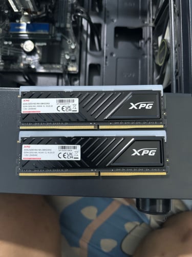 លក់ RAM DDR4 XPG RGB 16GB 3200hz ពីដេីម32GBលក់មួយ80$ទិញពីរ155$0978071618ភ្នំពេញ